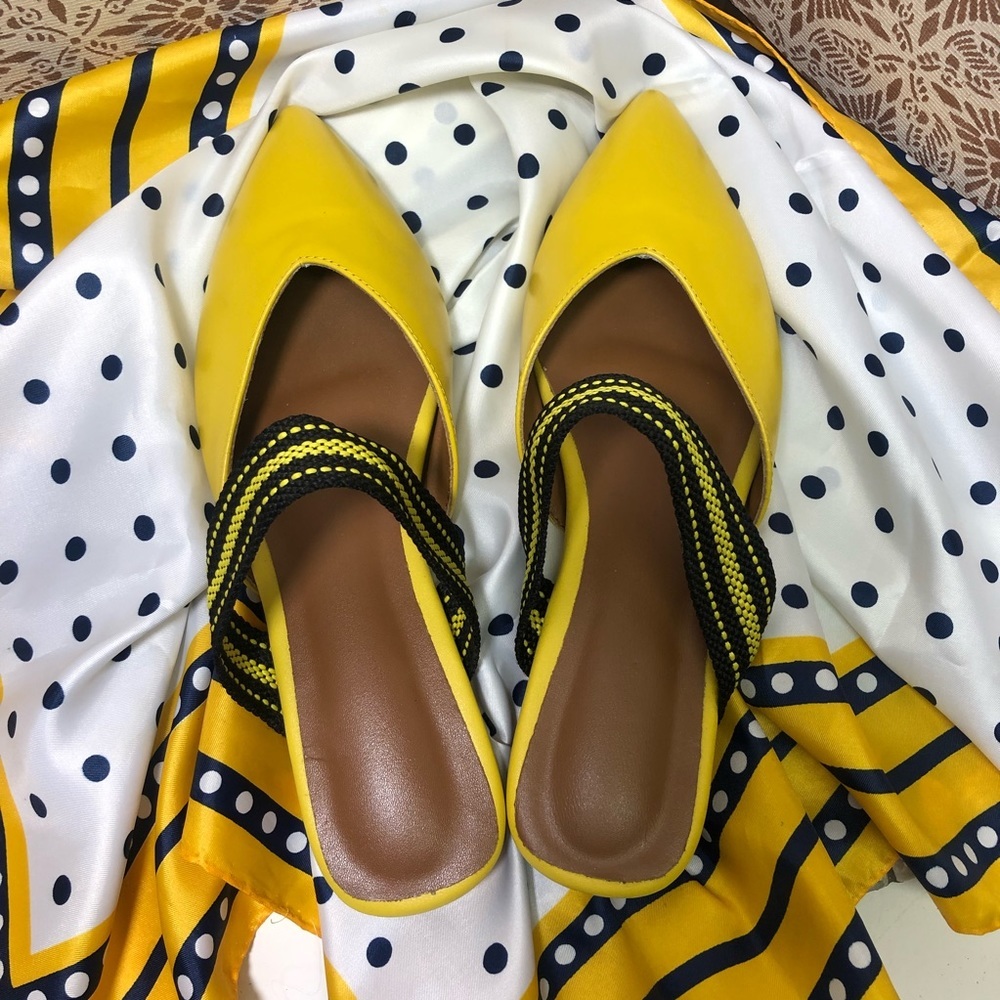 Beautiful yellow leather mules NWOT , size 7 - Picture 2 of 3